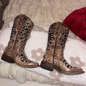 Corral girls boots like new worn 5 times and outgrown